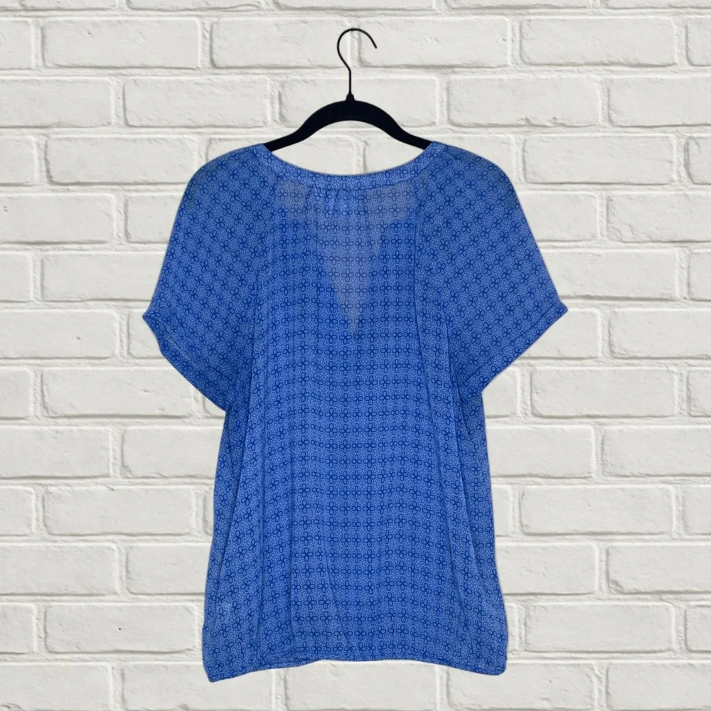 St. John’s Bay Blue Printed Short Sleeve Blouse Size Large - Picture 2 of 6
